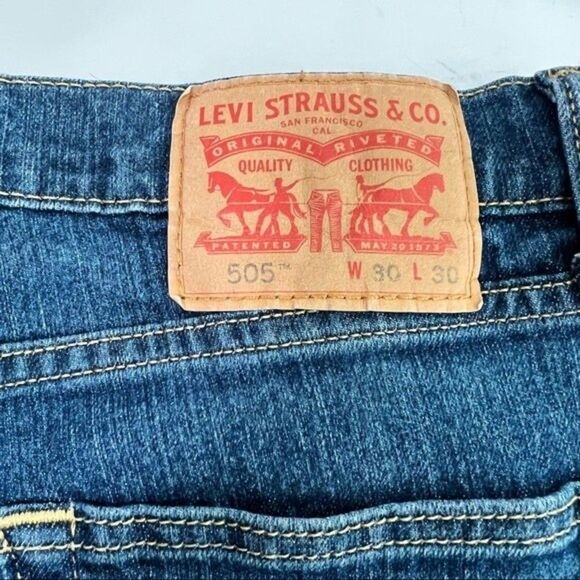 LEVIS 505  Blue Jeans 30 Waist Classic Straight Leg Short Inseam 27.75 - Picture 3 of 15